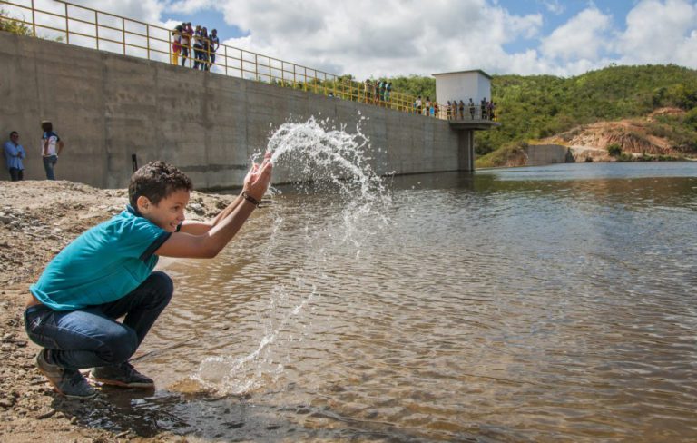 SITUAÇÃO DE ABASTECIMENTO DE ÁGUA NAS SEDES MUNICIPAIS DO ESTADO