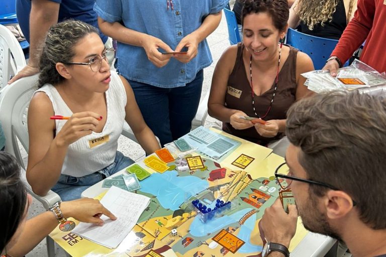 Comitê do Acaraú e FUNCEME realiza formação da dinâmica de gestão participativa das águas com professores e alunos em Sobral